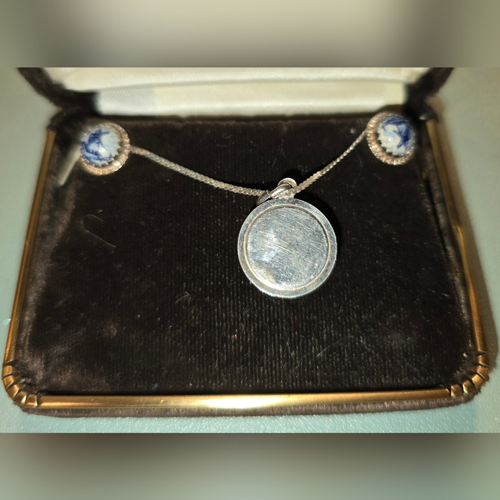 Vintage DELFT matching Pendant & Earrings In Sterling Silver - Picture 3 of 8